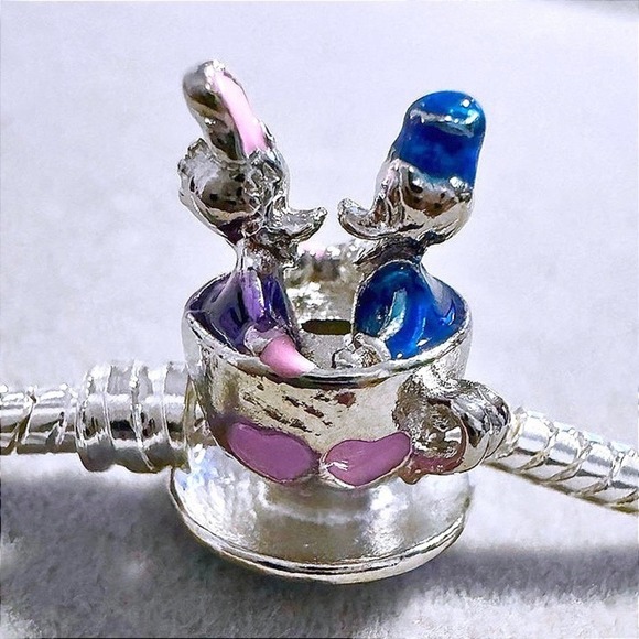 Donald and Daisy Teacup Charm fits Pandora - Picture 4 of 9